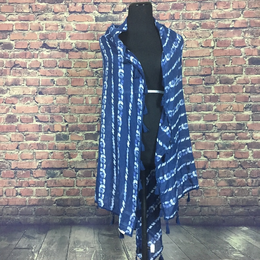 Hollister Large Blue White Beach Scarf